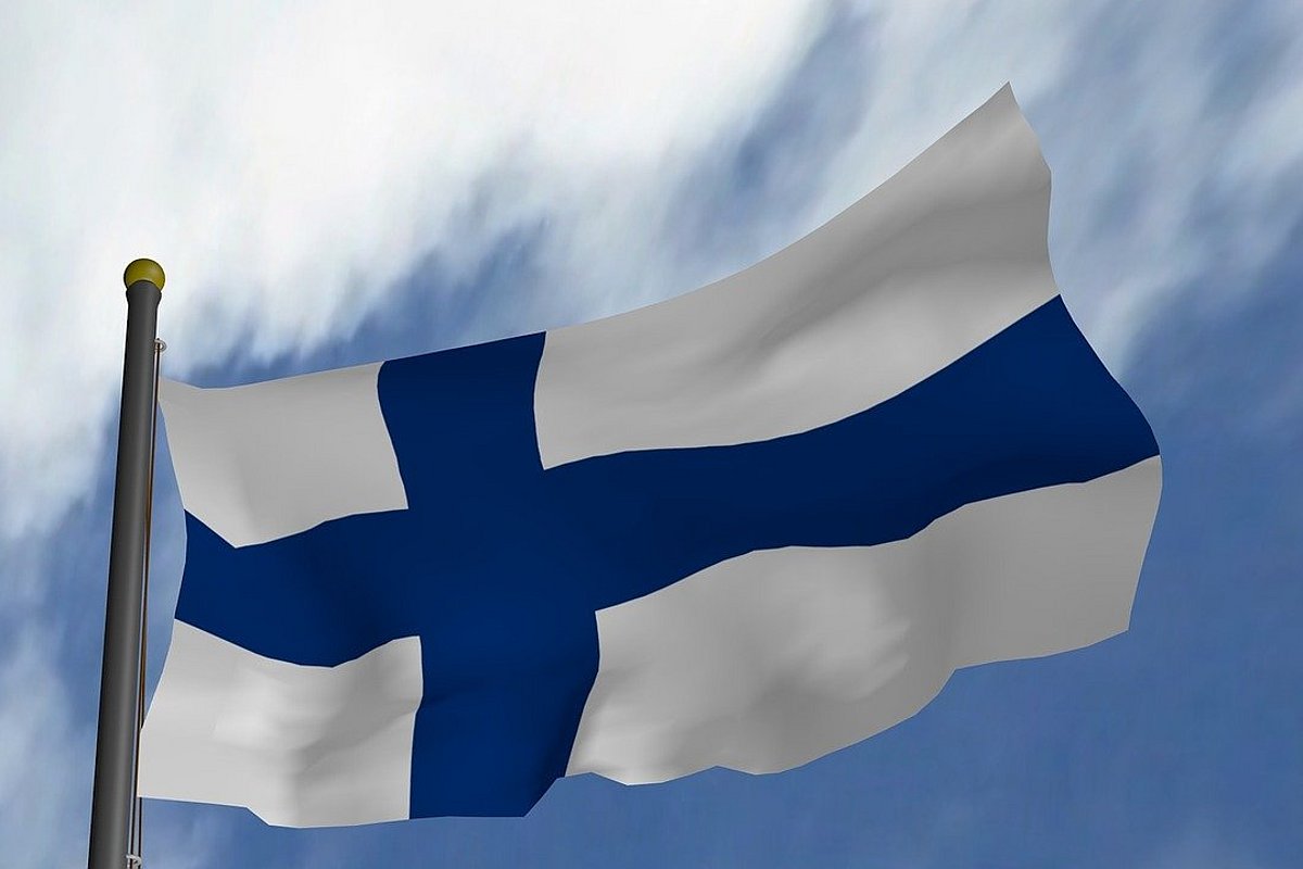 Flagge von Finnland – Blaues Kreuz auf weißem Grund.