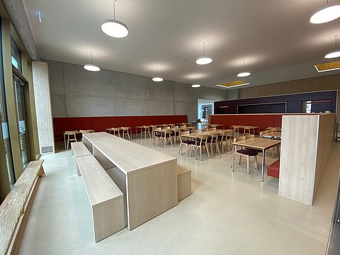 Blick in die neue Mensa der Martini-Schule Freystadt.