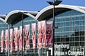 Frontansicht des Messegebäudes auf dem Messegelände Hamburg
