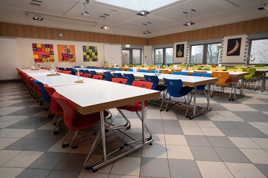 Mensa in der Oberschule Emstek: Der Betrieb in Eigenregie ist für die Beteiligung der Schüler*innen sehr förderlich. 