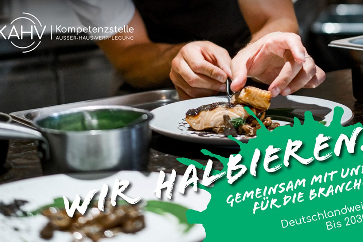 Bild zeigt Logo Wir halbieren! der Kompetenzstelle zur Vermeidung von Lebensmittelabfall in der Außer-Haus-Verpflegung