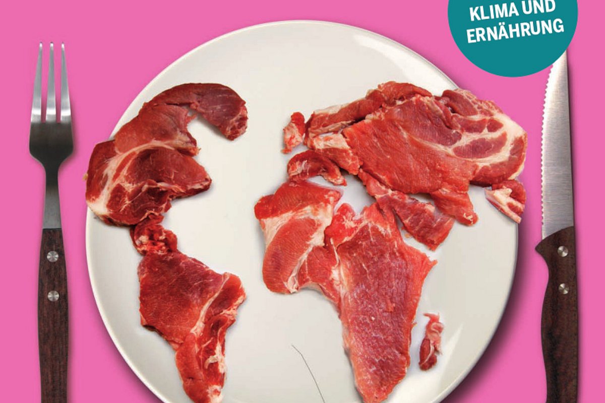 Titelfoto Fleischatlas 2021, Teller mit Fleisch in Form der Erdteile