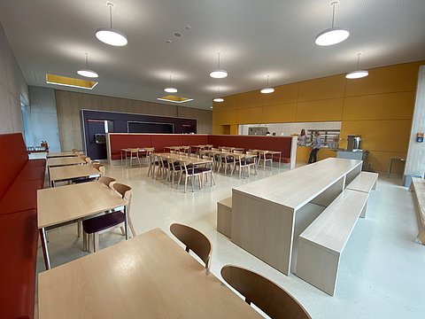 Blick in die neue Mensa der Martini-Schule Freystadt.